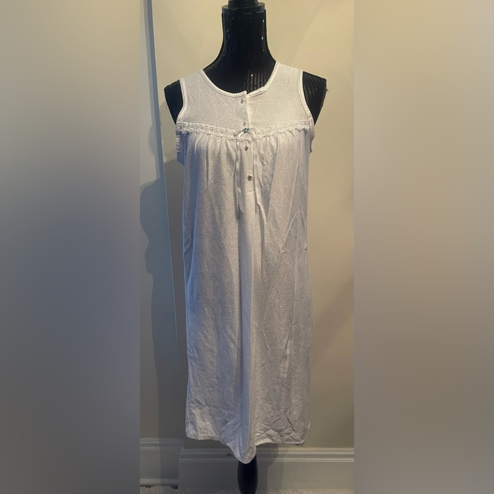 Carroll Reed White Shimmer Sleeveless Nightdress Size Medium